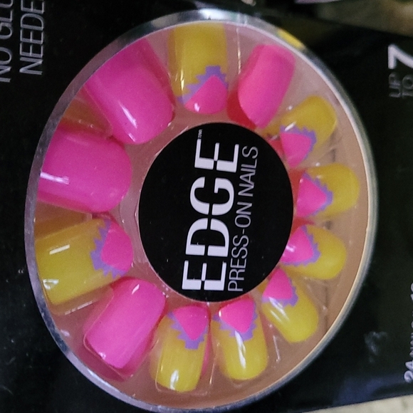 Fing'rs Edge Press-on nails - Picture 2 of 6